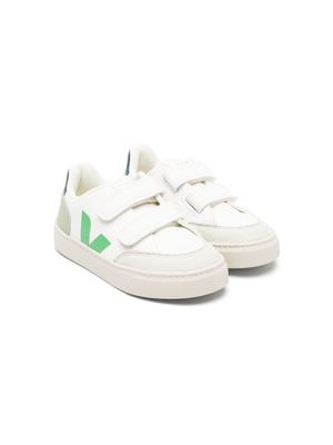 VEJA Kids baskets en cuir à attache scratch - Blanc