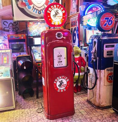 Martin & Schwartz MS80 Benzinepomp Frontier Gas Rood - Eind Jaren 40 Martin & Schwartz MS80 Benzinepomp Frontier Gas Rood - Eind Jaren 40