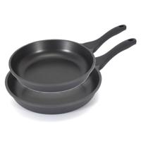 Koekenpan/hapjespan Cast Iron - 2x - Alle warmtebronnen - Zwart - 24 en 28 cm - gietijzer Koekenpan/hapjespan Cast Iron - 2x - Alle warmtebronnen - Zwart - 24 en 28 cm - gietijzer
