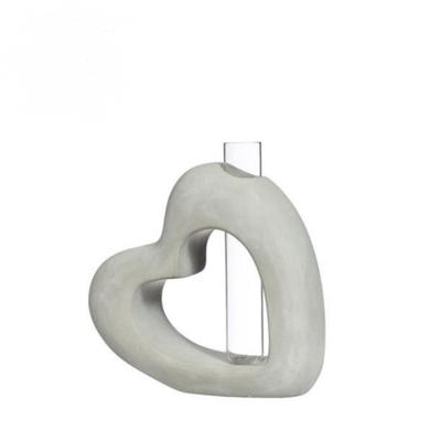 Beeld hart met vaasje 3,9x13x13,2cm