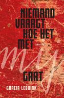 Niemand vraagt hoe het met mij gaat (Hardback)