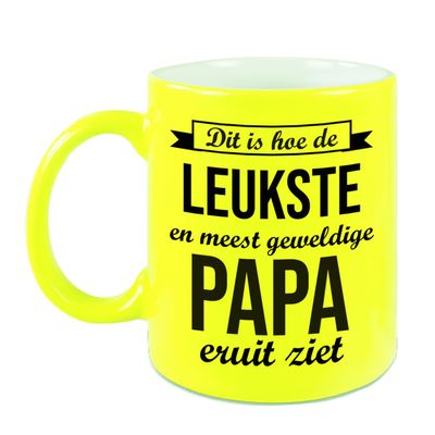 Leukste en meest geweldige papa cadeau koffiemok / theebeker neon geel 330 ml Leukste en meest geweldige papa cadeau koffiemok / theebeker neon geel 330 ml