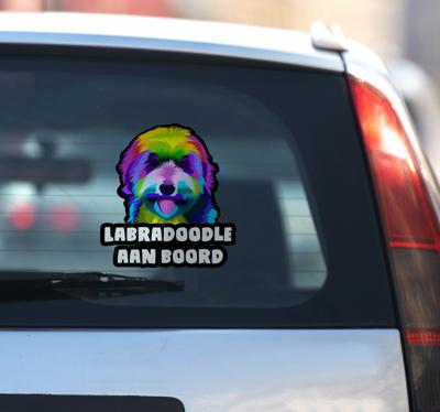 Labradoodle aanboord kleurrijk