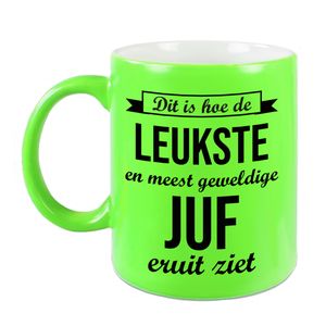 Leukste en meest geweldige juf cadeau mok / beker neon groen 330 ml - bedankt cadeau lerares   -