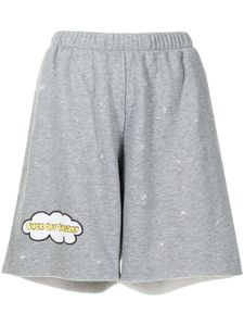 Natasha Zinko short de sport à patch slogan - Gris