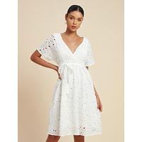 Witte damesjurk van 100% katoen, bloemenlijn, mini-jurk met v-hals en riem