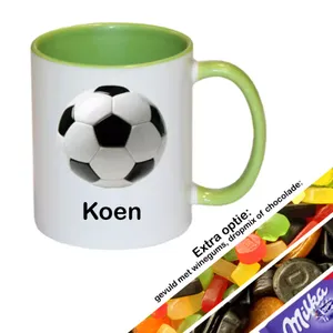 Voetbal mok met naam (groen)