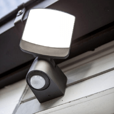 Grote donkergrijze wandlamp met PIR sensor en LED lichtbron (5000K Helder wit) &apos;Lutec Sunshine&apos;