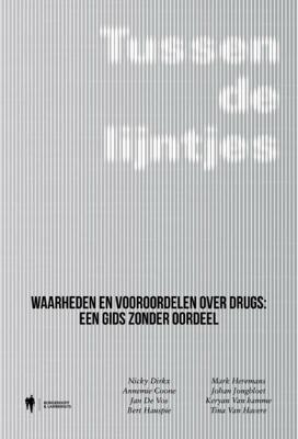 Tussen de lijntjes (Paperback)