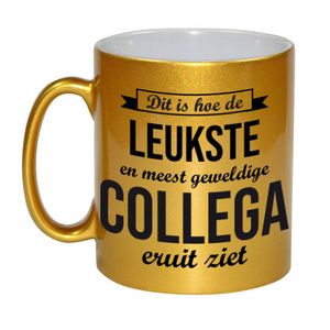 Leukste en meest geweldige collega cadeau mok / beker goudglanzend 330 ml - feest mokken