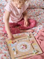 Houten kalenderklok meerkleurig Houten kalenderklok meerkleurig
