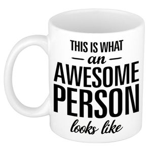 Awesome person / persoon cadeau mok / verjaardag beker 300 ml   -