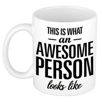 Awesome person / persoon cadeau mok / verjaardag beker 300 ml   -