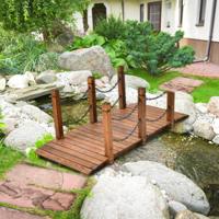 Houten Tuinbrug met Reling Decoratieve Brug Vijverbrug met Veiligheidsketting Buitenbrug voor Tuin Terras 150 x 67 x 55 cm Naturel Houten Tuinbrug met Reling Decoratieve Brug Vijverbrug met Veiligheidsketting Buitenbrug voor Tuin Terras 150 x 67 x 55 cm Naturel