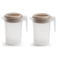 Schenkkan/waterkan met deksel - 2x stuks - 1 liter - taupe/ transparant - kunststof