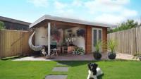 Woodpro Kaapstad Tuinhuis 550x300 cm 28 mm vuren blank- Plat dak- Onbehandeld vurenhout- Woodpro