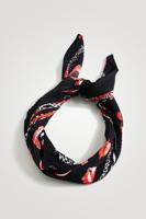 Geplisseerde vierkante sjaal met zoenen - BLACK - U