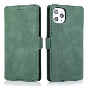 iPhone SE 2022 hoesje - Bookcase - Pasjeshouder - Portemonnee - Kunstleer - Groen