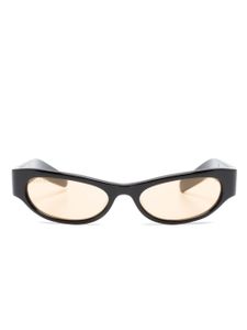 Gucci Eyewear lunettes de soleil ovales à logo gravé - Noir