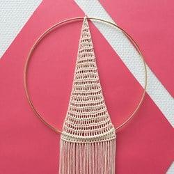 Yarn and Colors Must-Have Triangle Wall Hanging Haakpakket 2