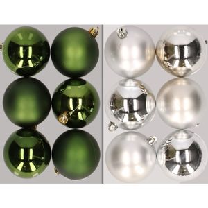 12x stuks kunststof kerstballen mix van donkergroen en zilver 8 cm   -