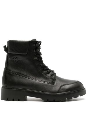 Calvin Klein Jeans bottines en cuir à patch logo - Noir