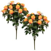 Kunstbloemen boeket rozen met bladgroen - 2x - oranje - H49 cm - Bloemstuk