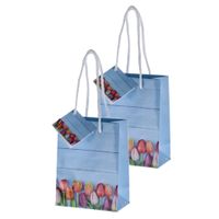 Set van 6x stuks papieren pasen giftbags/cadeau tasjes tulpen 11 x 14 x 6 cm