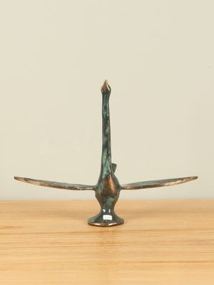 Ornament brons Beschermen, 20 cm.