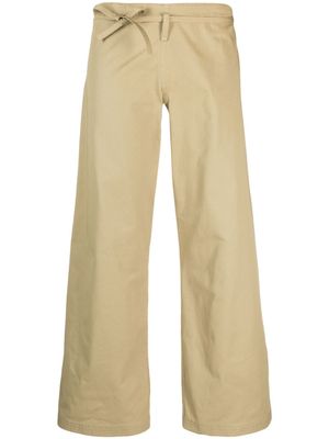 QUIRA pantalon court à taille basse - Tons neutres