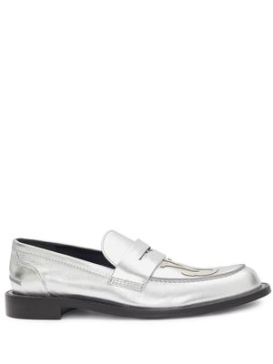JW Anderson mocassins en cuir à patch logo - Argent
