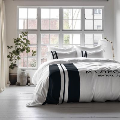 Dekbedovertrek McGregor - Eenpersoons (140x200 cm) - Wit Microvezel - Dessin: Strepen, Tekst - McGregor - Dekbed-Discounter.nl