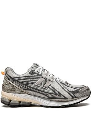 New Balance x Invincible x N.Hoolywood baskets 1906R - Gris