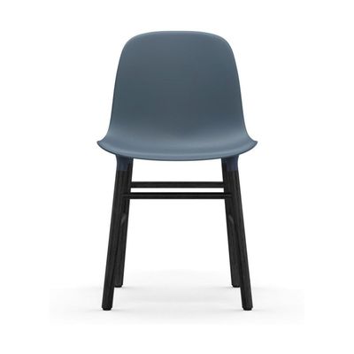 Normann Copenhagen Form eetkamerstoel Blue vierpoot zwart eikenhout