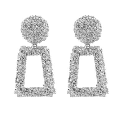 Metalen oorbellen eenvoudige geometrische reliëf bloemen oorbellen retro Fashion persoonlijkheid oorbellen (wit)