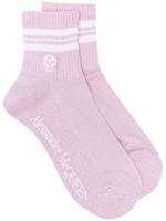 Alexander McQueen chaussettes à logo imprimé - Rose