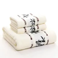 3-delige Luxe Handdoekenset | 100% Gekamd Katoen | Jacquard Geborduurd 3-delige Luxe Handdoekenset | 100% Gekamd Katoen | Jacquard Geborduurd