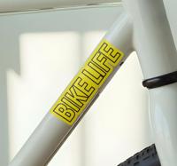 Fietsleven met gele achtergrond fiets sticker Fietsleven met gele achtergrond fiets sticker