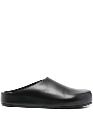 Studio Nicholson chaussons en cuir à bout rond - Noir