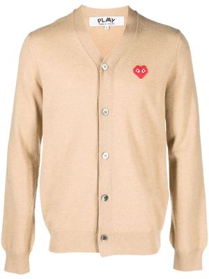 Comme Des Garçons Play cardigan à logo brodé - Tons neutres