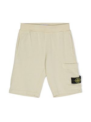 Stone Island Junior pantalon cargo à patch Compass - Tons neutres