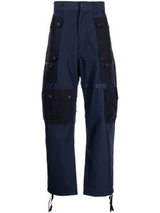 White Mountaineering pantalon à design multi-poches - Bleu