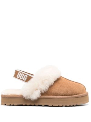 UGG Kids claquettes en peau lainée - Marron