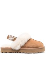 UGG Kids claquettes en peau lainée - Marron