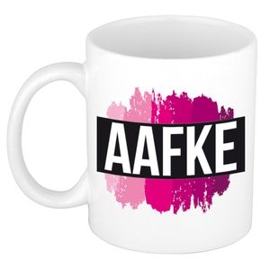 Naam cadeau mok / beker Aafke met roze verfstrepen 300 ml