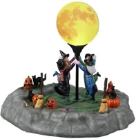 Lemax dancing in the moonlight bewegend tafereel Spooky Town 2023