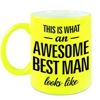 Awesome best man cadeau mok / beker voor bruiloft getuige neon geel 330 ml - thumbnail