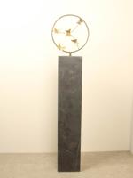 Bronzen sculptuur ring met 5 messing vlinders, Ø 32 cm Bronzen sculptuur ring met 5 messing vlinders, Ø 32 cm