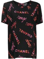 CHANEL Pre-Owned t-shirt en soie à logo imprimé (1996) - Noir