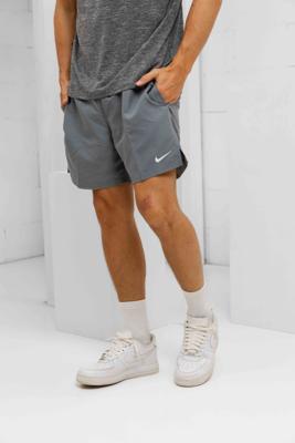 Nike Swim Essential 5" Zwembroek Heren Grijs - Maat S - Kleur: Grijs | Soccerfanshop